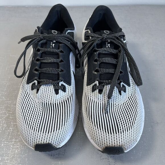 Nike Womens Size 7.5 Air Zoom Pegasus 40 Black White Running Shoes Sneakers - Picture 3 of 15